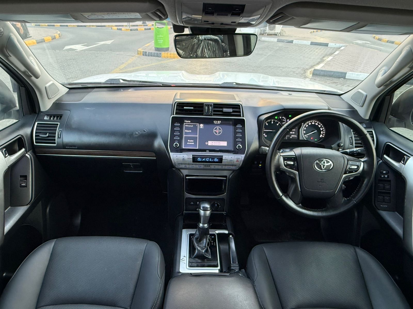 Land Cruiser Prado 2021 White image